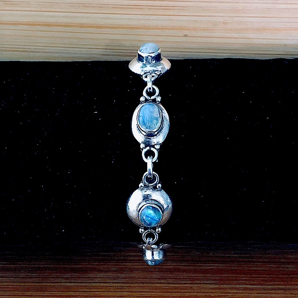 $128 Designer Estate Bracelet Sterling Silver Marked 925